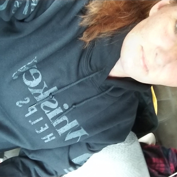 Meet your Posher, Tricia - Picture 1 of 1